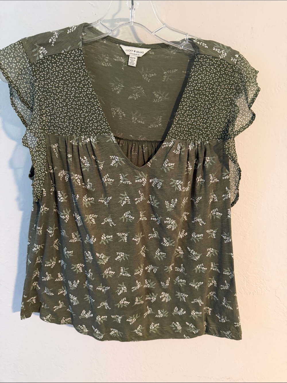 Lucky Brand Olive Green Floral V-Neck Ruffled Sleeve Top